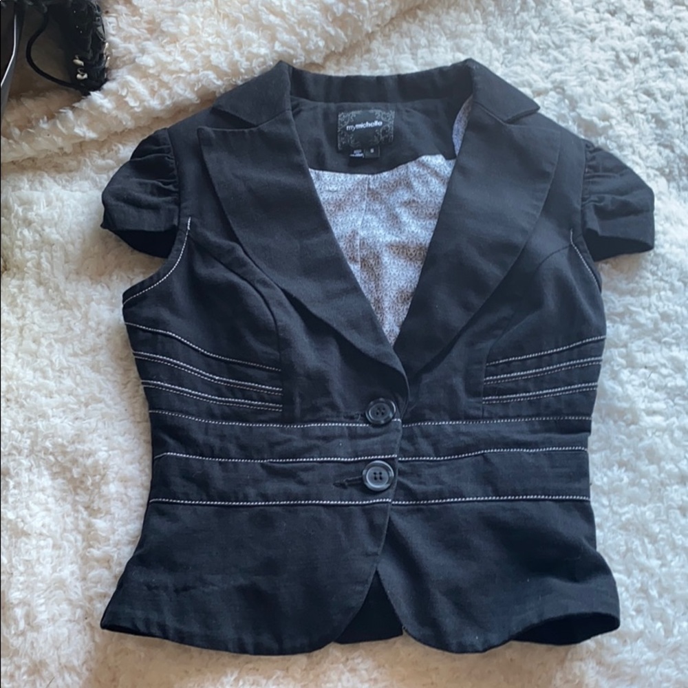 Sz S Cap Sleeve 2 Button Vest